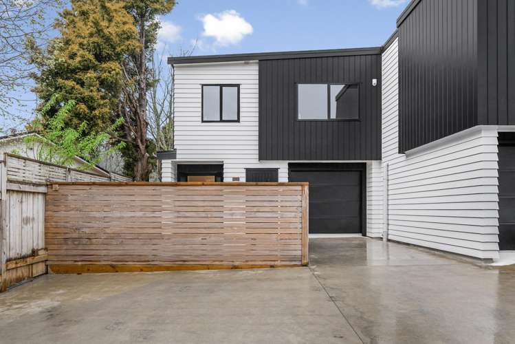 15A Rowe Parade_0