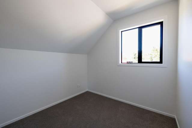 105 Main Road Wainuiomata_4