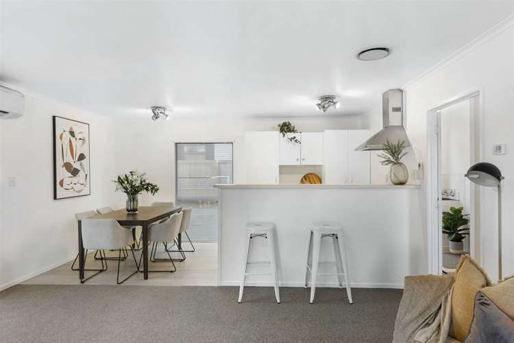 1/2 Graham Avenue Te Atatu Peninsula_7