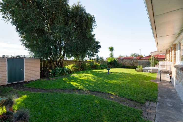 17 Scott Avenue Hamilton East_13