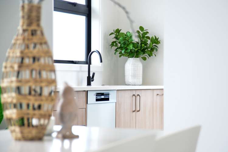 15 Lucina Rise Peacocke_16