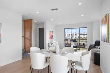 12 Kartolina Crescent_3