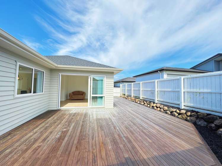 47 Siren Street Wainui_16