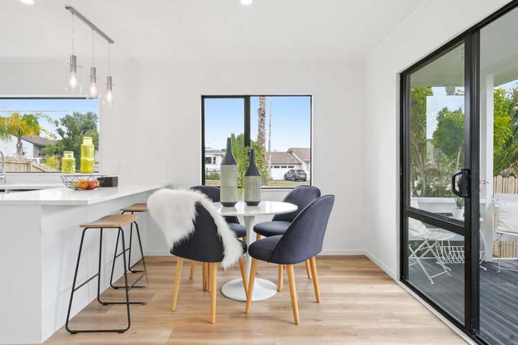 2/68 Meadowood Drive Unsworth Heights_1