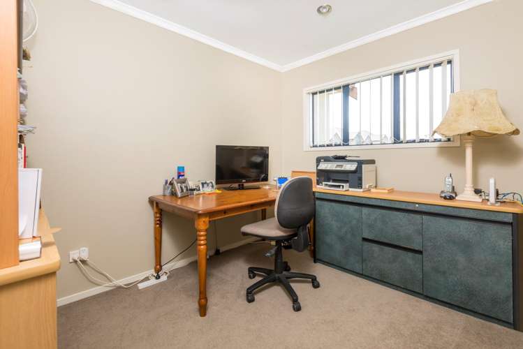 95 Fernhill Way Oteha_12