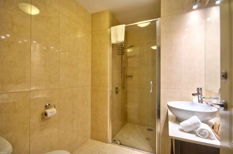 606/34 Lake Esplanade Queenstown_9