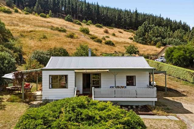 First Home or Holiday Haven with views!