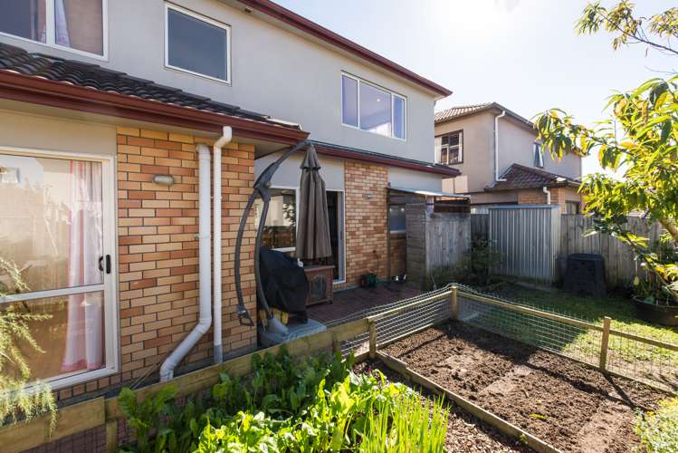 73 Mandival Avenue Flat Bush_25