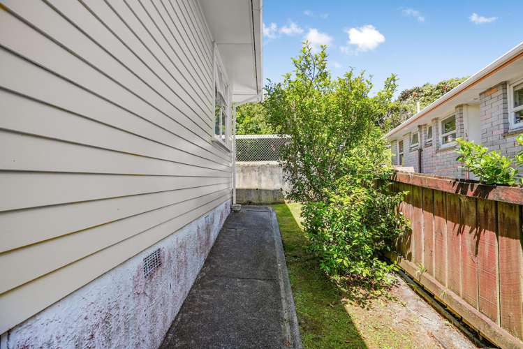 20 Lynda Avenue Paparangi_12