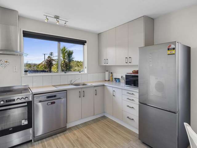 1/125 Prestons Road Redwood_3