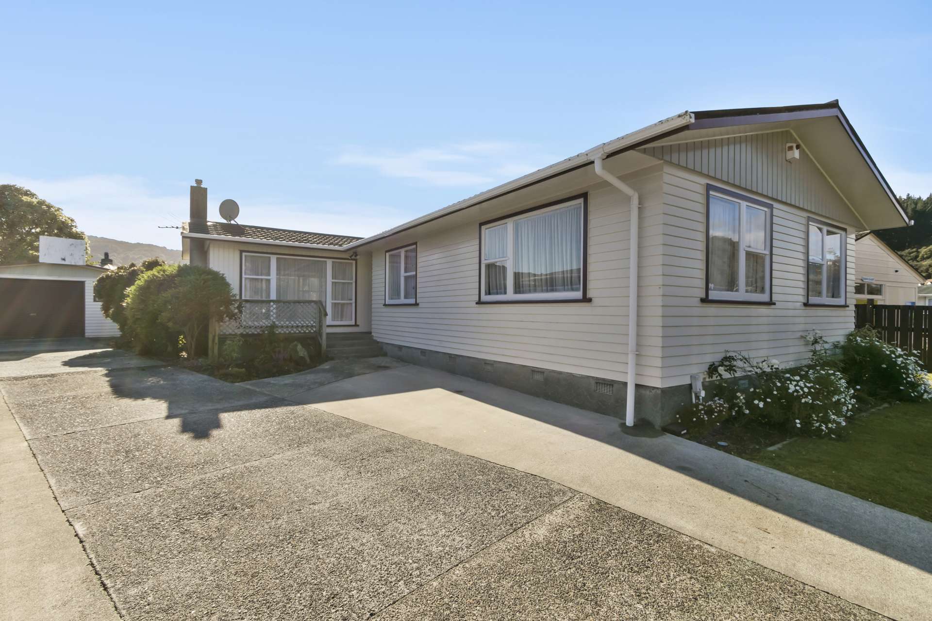 57 Parkway Wainuiomata_0