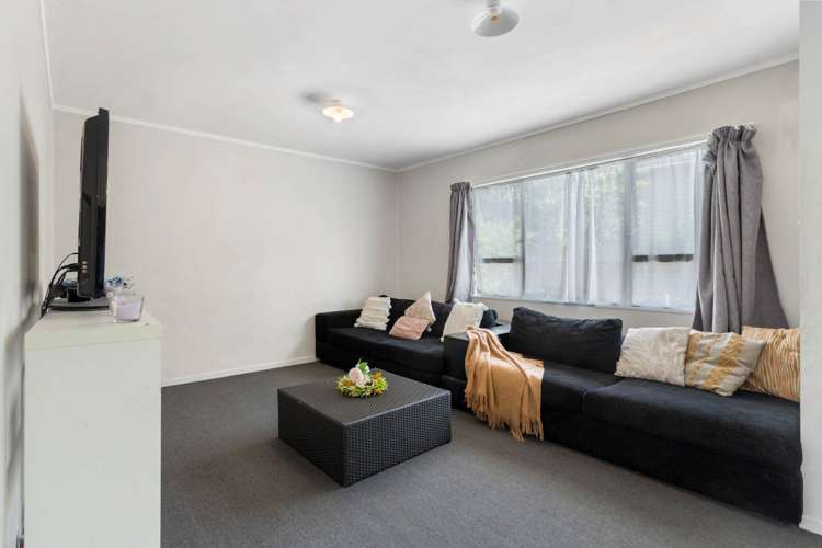 2/52 Te Kanawa Crescent Henderson_5