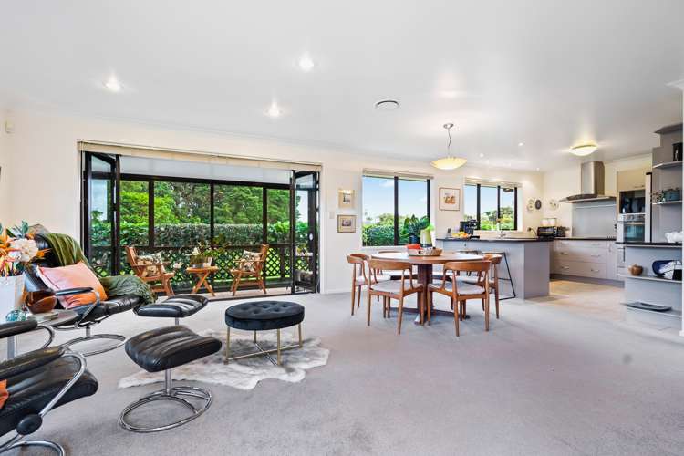 13 Brentwood Avenue Kamo_11