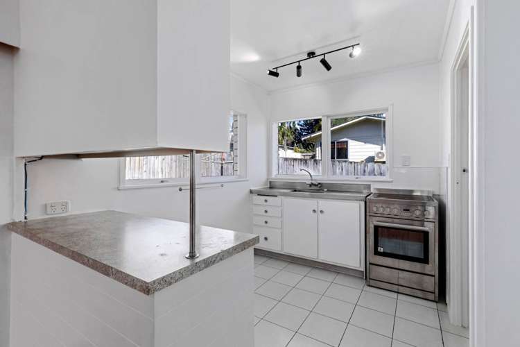 2/63 Ellice Road Totara Vale_8