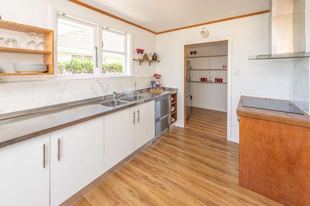 10 Hadfield Crescent 1201_2