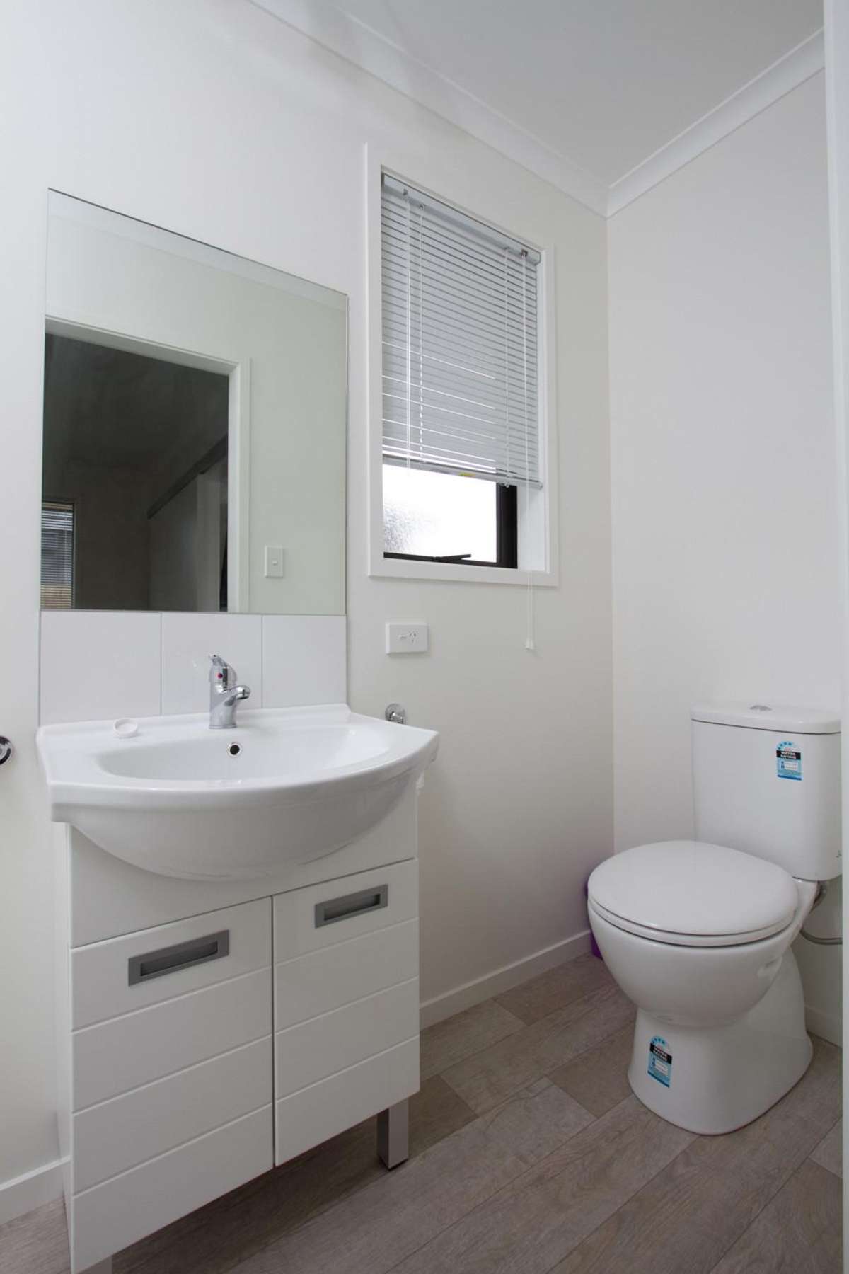 4/68 Normandy Avenue 5