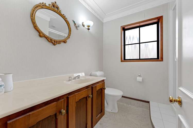 3 Aylmer Court Eastern Beach_12