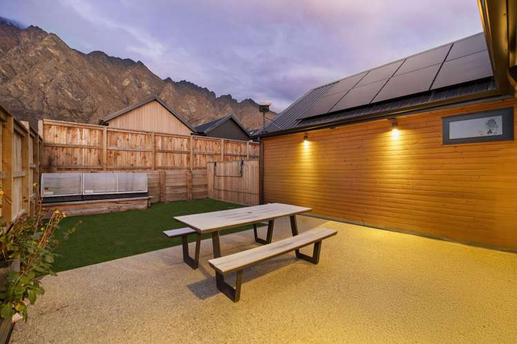 90 Spur Ridge Rise Jacks Point_21