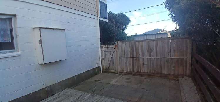 1/192 Onepu Road Lyall Bay_4