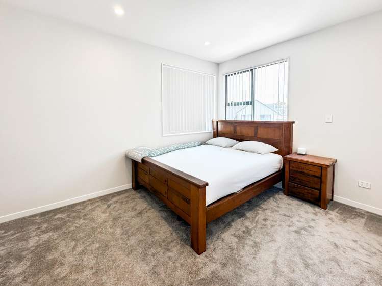 22 Heketara Way Massey_13