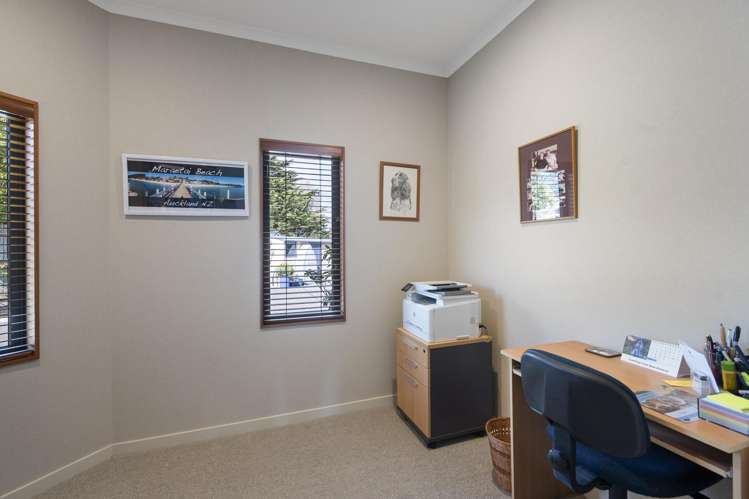 33 Cashmere Drive Fitzherbert_21