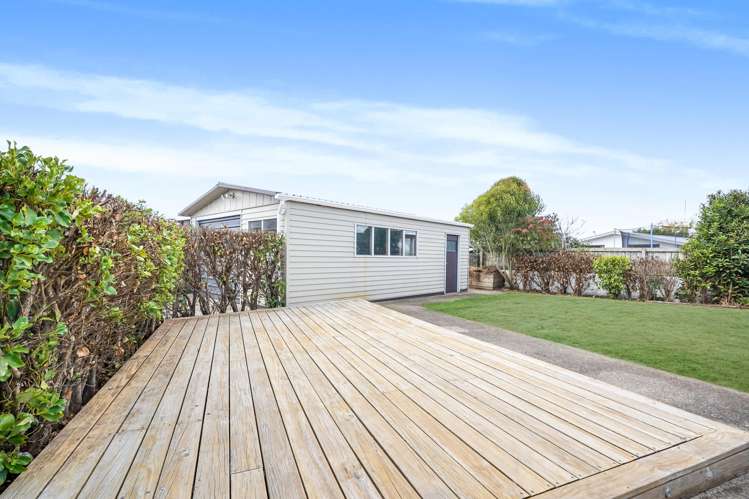 24 Ashurst Avenue Pukete_17