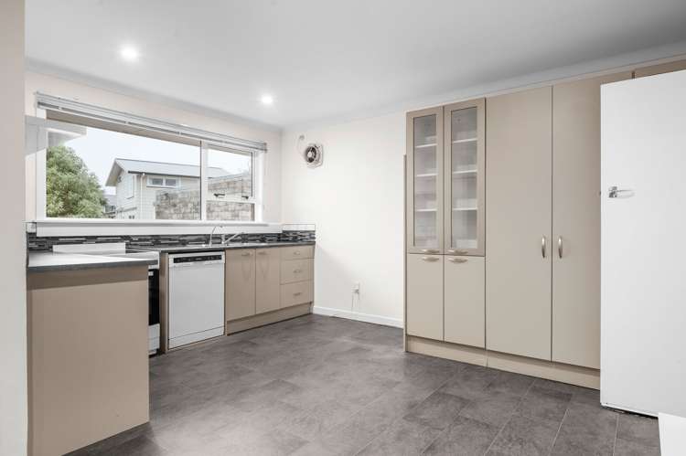 1/81A Carrington Avenue Silverdale_6