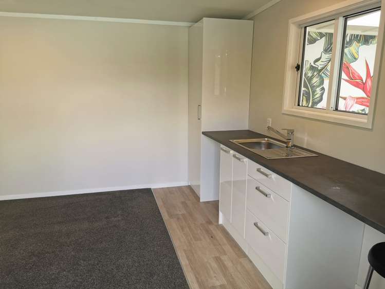 2083 State highway 2 Pukehina_10