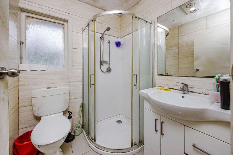 12 Clutha Crescent Otara_11