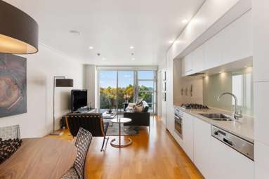 503/19 Surrey Crescent_1