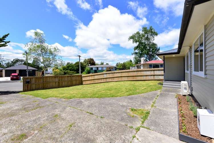 8 Mabian Crescent Deanwell_15