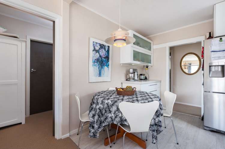 6 Ingleby Place Kelston_13