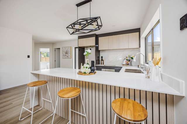 171m² Standalone Home  4 Bedrooms + 2 Living