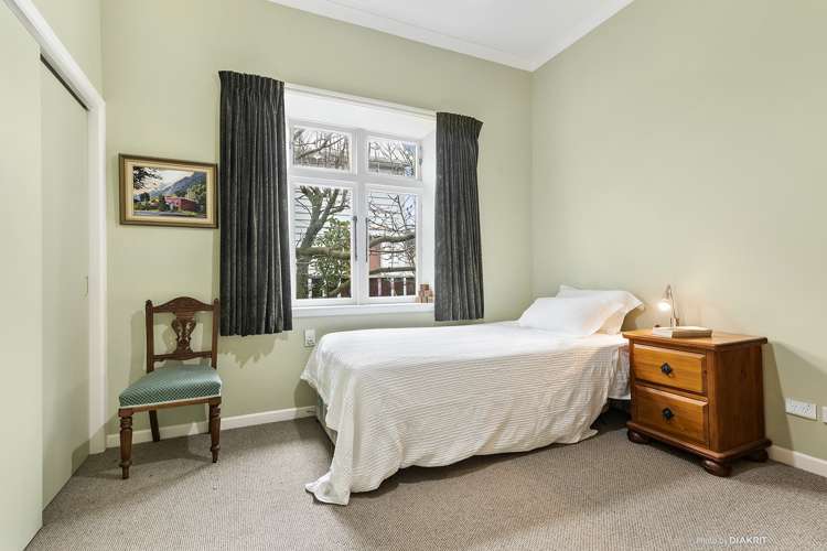 211 The Parade Island Bay_7