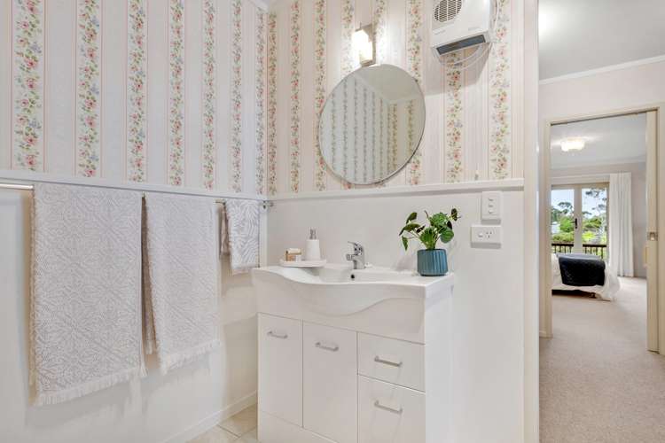 5b Sunshine Rise Raglan_15