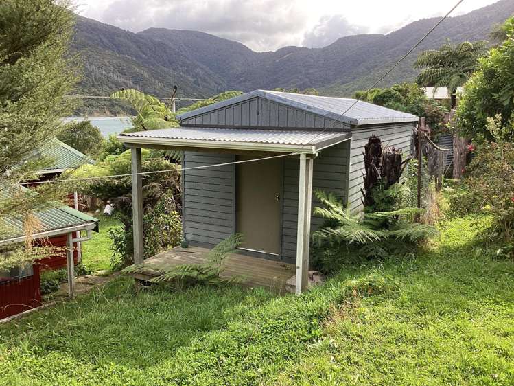 The Pines Endeavour Inlet Queen Charlotte Sound_12