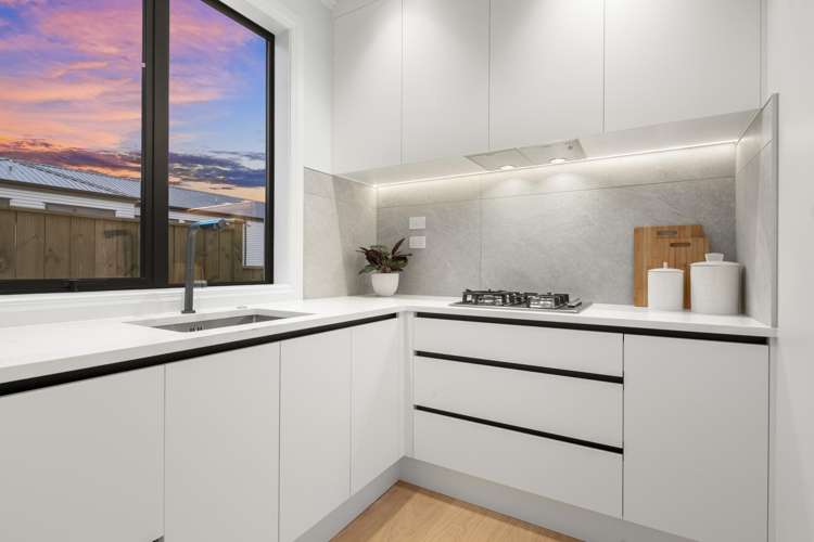 12 Makumaku Place Long Bay_5