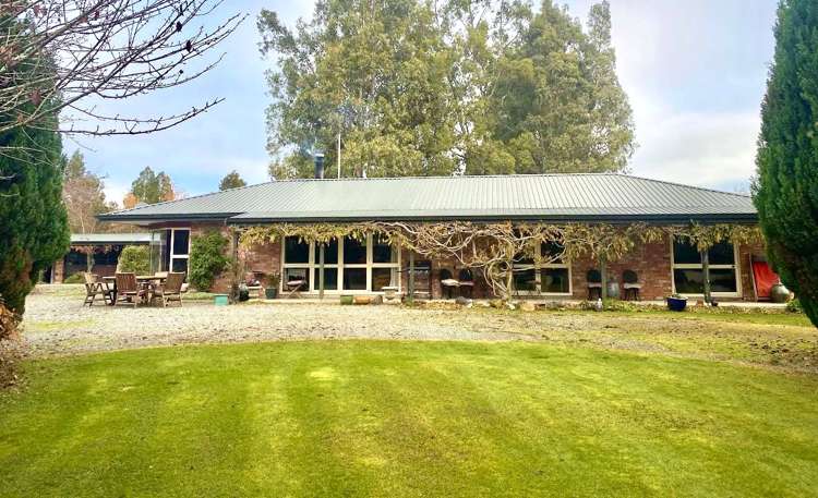 1015 Ellis Road Te Anau Surrounds_1