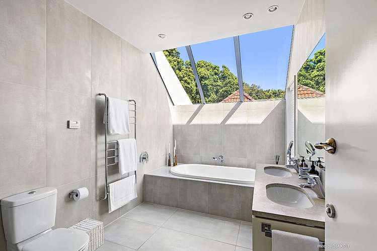 234 Marine Drive 1296_12