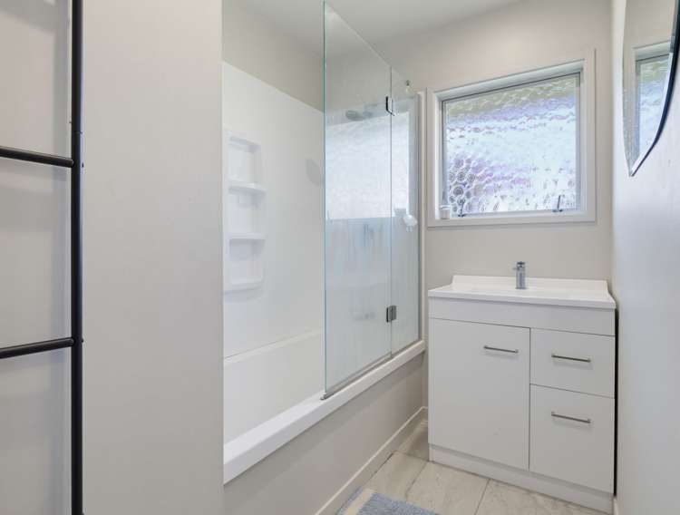 16 Dingadee Street Welcome Bay_11