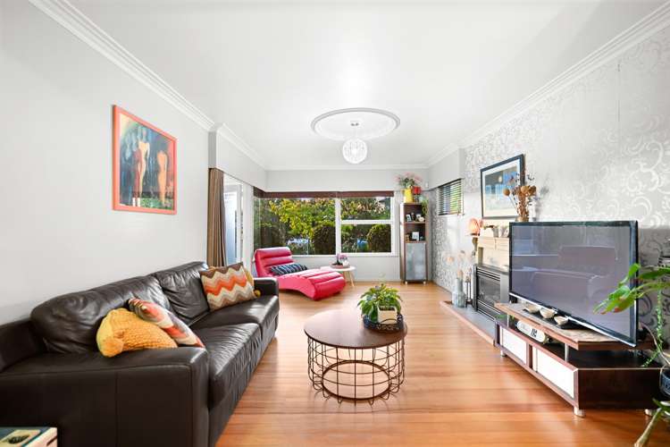 6 Tudor Crescent Chedworth_4