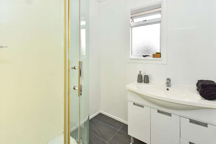 3 Hobart Crescent Wattle Downs_9