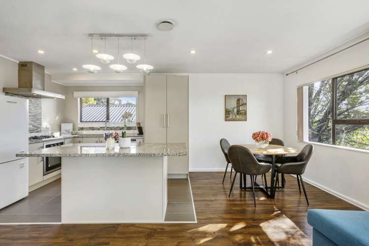 2/16 Caribbean Drive Unsworth Heights_5