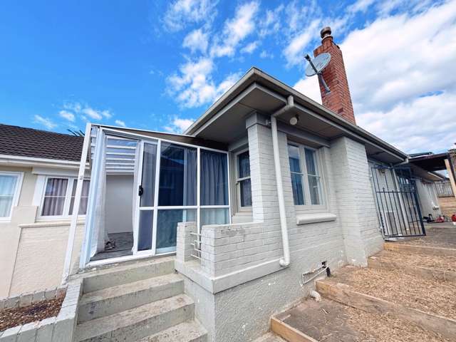 2 Bedrooms Unit in the Heart of Pakuranga Heig...