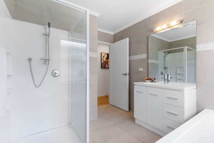 28 Columbia Crescent Beachlands_35