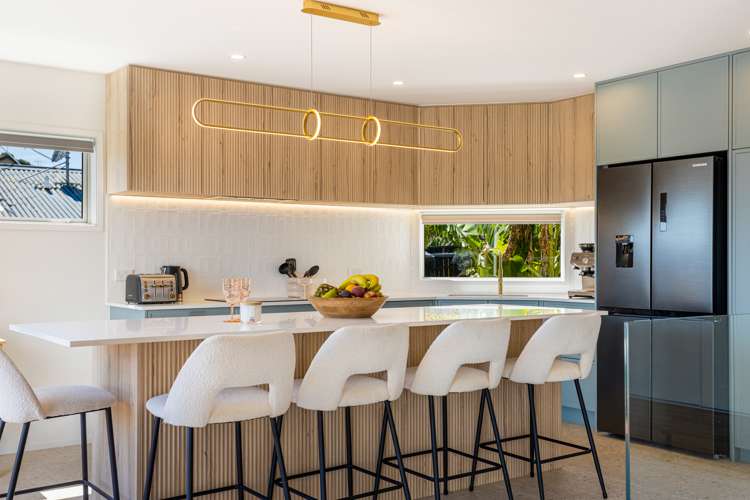 27a Beach Road Manly_13