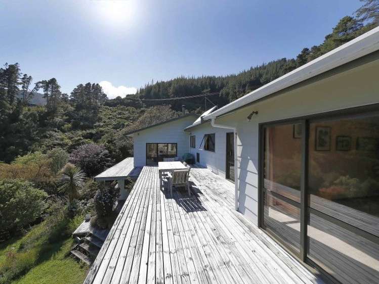 609 Port Underwood Road Whatamango Bay_12