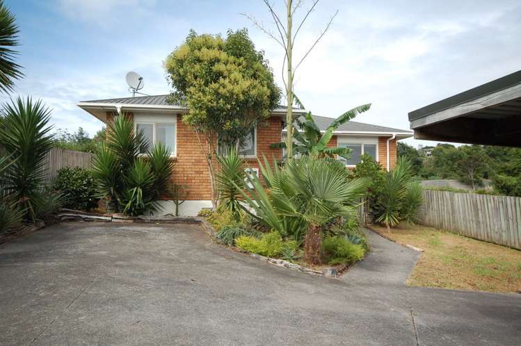 63a Clayburn Road Glen Eden_0