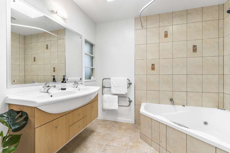 64 Marellen Drive Red Beach_16