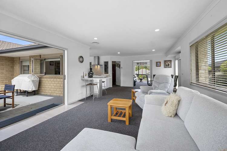 27 Redwood Crescent Hurdon_4